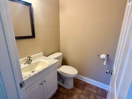 For Lease - 750 Albert Street Unit# 2, Oshawa, Ontario - Photo 2