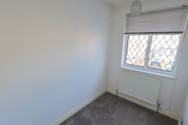 Herrick Road, Poets Corner, Coventry - IMMACULATELY PRESENTED - Photo 1