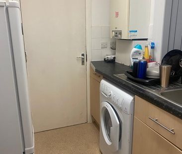 Studio Flat, Conway Drive, LS8 - Photo 4