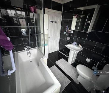1 bedroom in a house share to rent - Photo 4