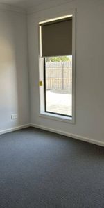 MODERN TOWNHOUSE - Photo 4