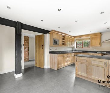 3 bedroom detached house to rent - Photo 2