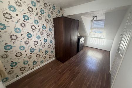 Meltham Close - Photo 2