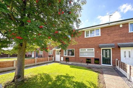 Bradwell Walk, Flixton, Manchester, M41 - Photo 2