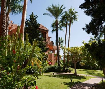 2 bedroom luxury penthouse for rent in Marbella, Spain - Photo 4