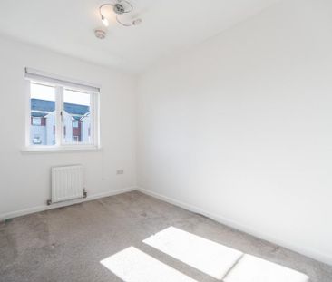 2 bedroom end of terrace house to rent - Photo 4