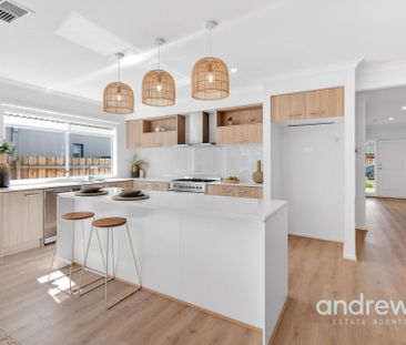Near new 4 bed, 2 living family home - Photo 6