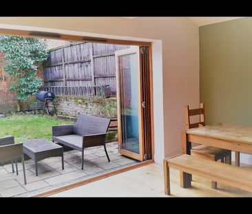 4 Bed Terraced House, St. John's Hill Grove, SW11 - Photo 4