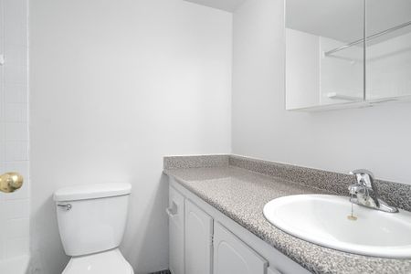 4760 Chemin de la Côte-des-Neiges, Montréal, QC - Photo 5