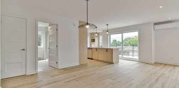 APPARTEMENT 4½ À LOUER POUR SEPTEMBRE - SAINT-DONAT - Photo 2