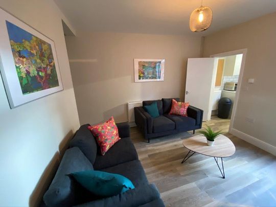 4 bedroom terraced house to rent - Photo 1