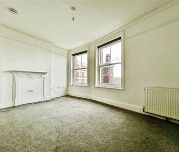 3 bedroom flat to rent - Photo 3