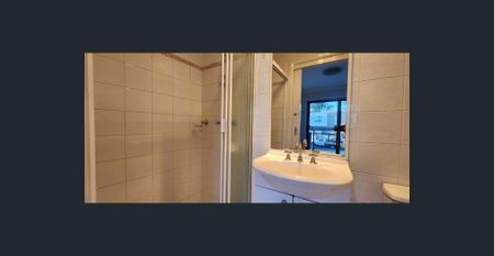 Secure Four Bedroom Family Duplex!! - Photo 2