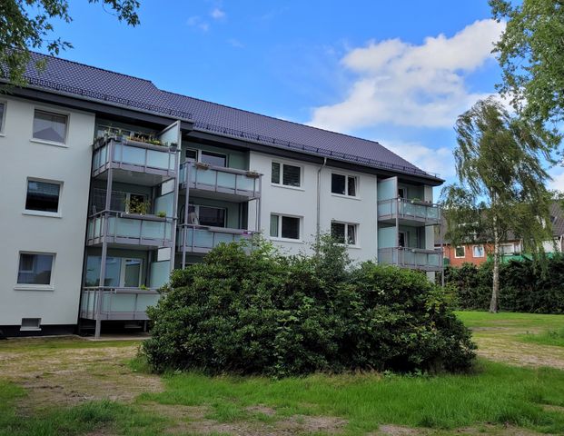 Freundliche, helle 2,5 Zimmer-Wohnung mit großzügigem Balkon - 25335 Elmshorn - Foto 1