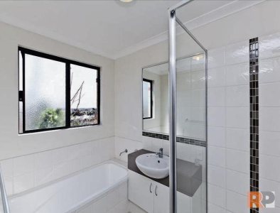 Modern 3 Bedroom Townhouse for Rent in Nollamara - Your Perfect Family Home Awaits! - Photo 4