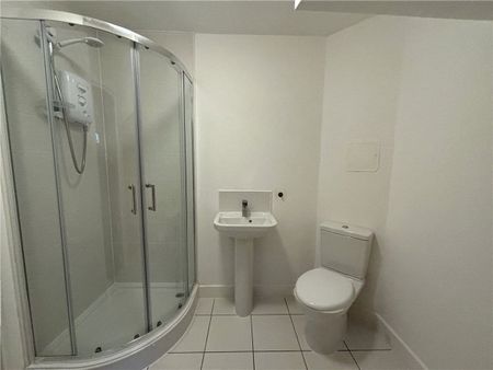 A 2 bedroom three storey end terrace townhouse. - Photo 4