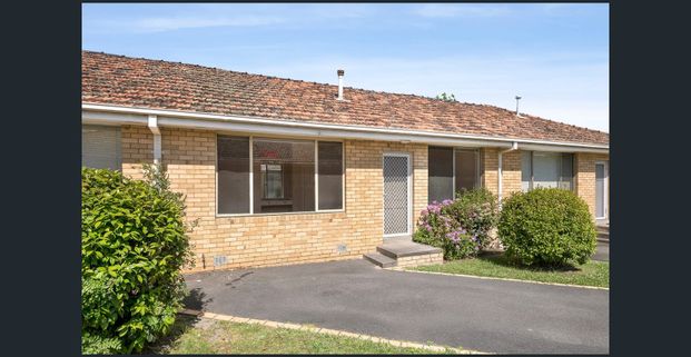 Located within walking distance to Monash Uni - Photo 1