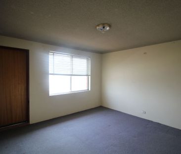 CLOSE TO TRAIN STATION! - Photo 4