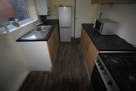 2 bedroom flat to rent - Photo 5