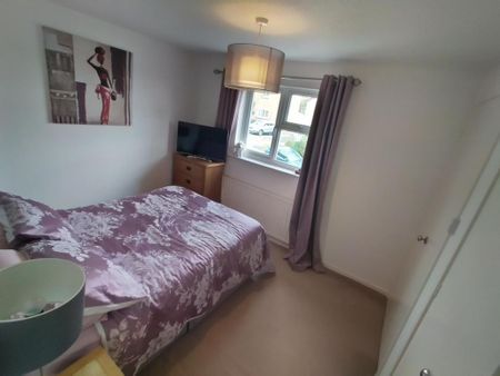 3 bedroom semi-detached house to rent - Photo 3