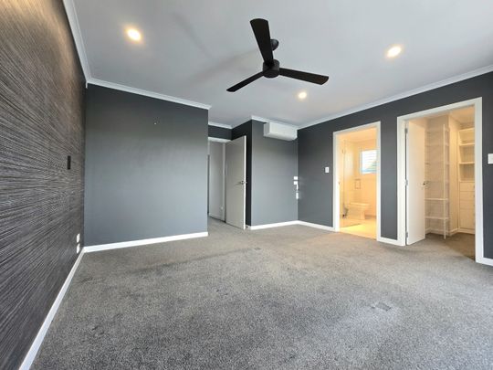 Beautiful Three-Bed, Two-Bath Home in Otumoetai - Otumoetai - Photo 1