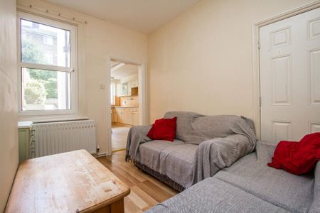 5 bedroom terraced house to rent - Photo 2