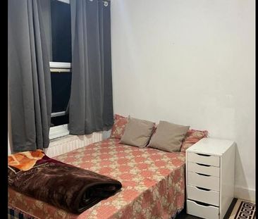 Room in a Shared House, Monega Road, E7 - Photo 2