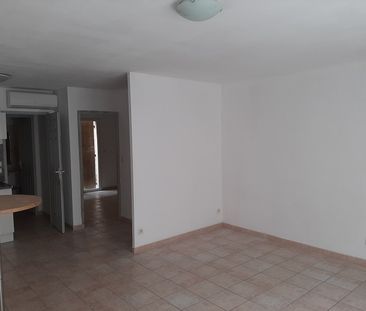 Location Appartement 2 pièces 50m² MEYNES 30840 - Photo 4