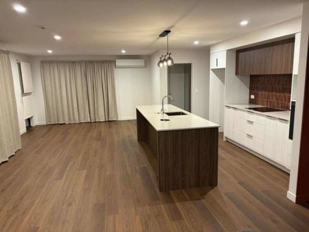 Four Bedrooms - Cambridge - Photo 3