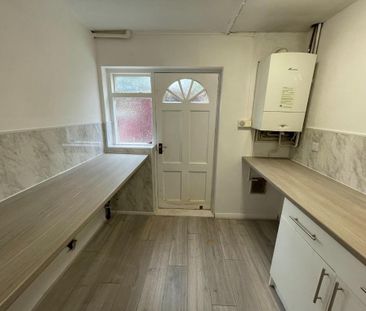 3 bedroom terraced house to rent - Photo 6