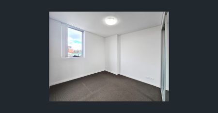 Modern 2-Bedroom, 2-Bathroom Apartment with Garden Views & Prime Convenience - Photo 3