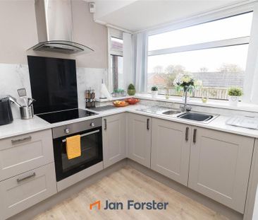 2 bedroom semi-detached bungalow to rent - Photo 5