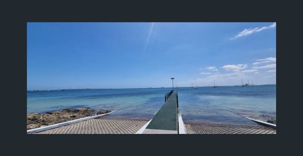 Walk To Palm Beach - Stunning Property - Photo 1