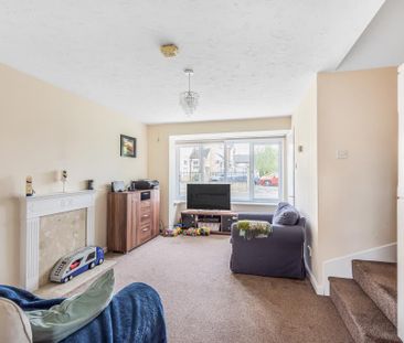 3 bedroom end of terrace house to rent - Photo 3