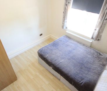 Delph Court, Woodhouse, Leeds, LS6 2HL - Photo 5