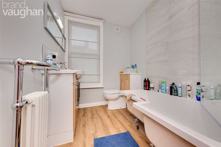 4 bedroom terraced house to rent - Photo 5