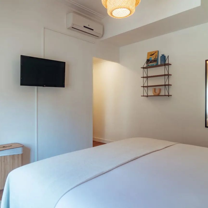 Room for rent in shared apartment in Barcelona - Photo 1
