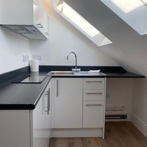 Studio to rent - Photo 2