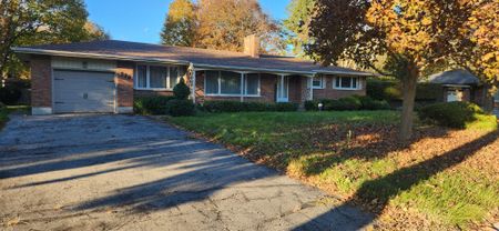 For Lease - 336 Conlin Road Unit# Main, Oshawa, Ontario - Photo 2