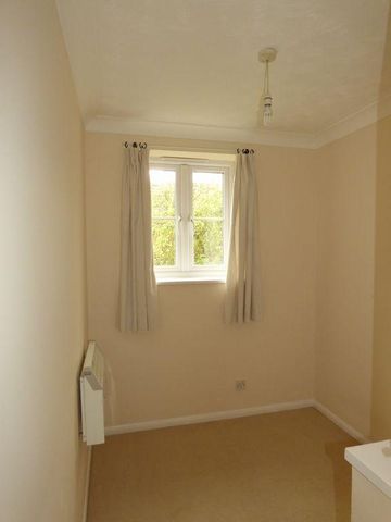 3 bedroom terraced house to rent - Photo 4