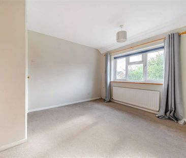 Four Bedroom end-of-terrace house with driveway and garage. *Please... - Photo 3