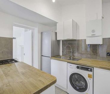 Queenstown Road, London, SW8 - Photo 4