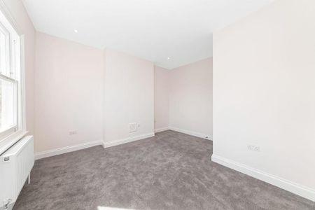 4 bedroom apartment to rent - Photo 3