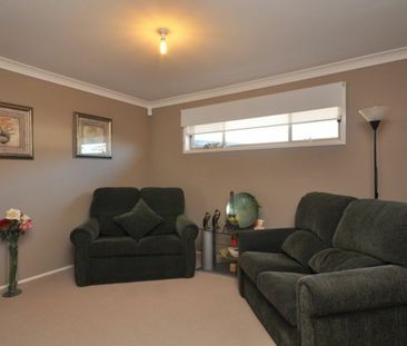 STUNNING FAMILY HOME!! - Photo 2