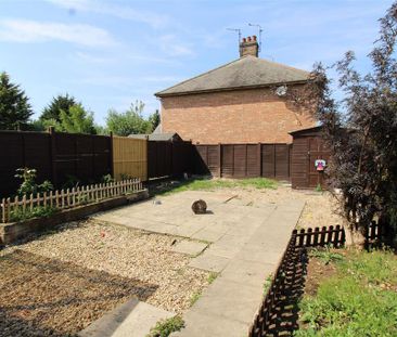 2 bedroom end of terrace house to rent - Photo 5