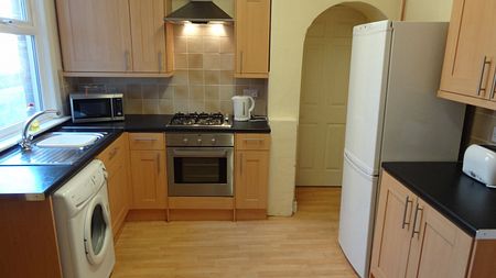 83 Storer Road- 5 Doubles & 2 bathrooms Loughborough - Photo 4