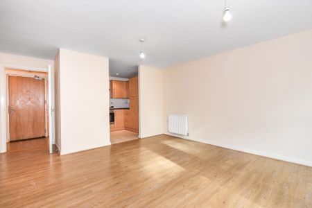 2 bedroom apartment to rent - Photo 3