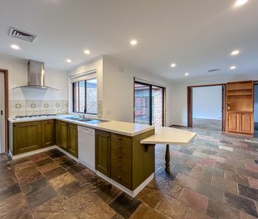 Spacious Family Home with Flexible Living - Photo 4