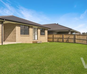 72 Sandpiper Circuit, Aberglasslyn - Photo 1