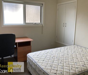 Position Perfect - Photo 4